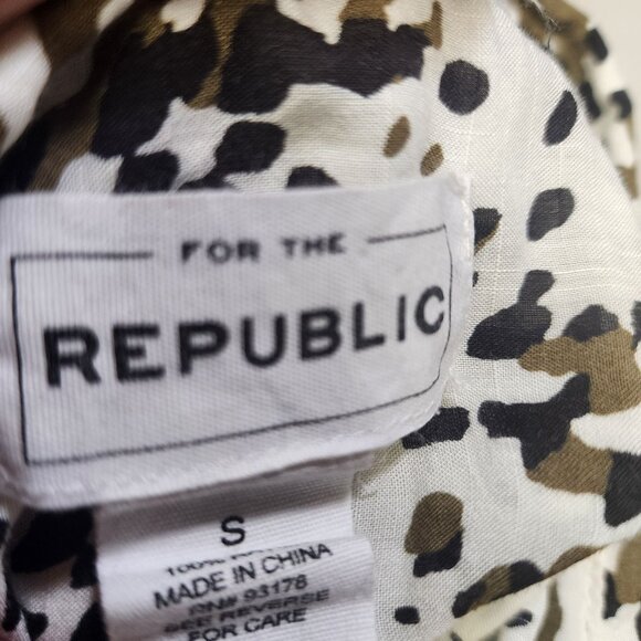 Womens For The Republic Abstract Jungle Dot Rayon Button-Front Shirt - Picture 12 of 12